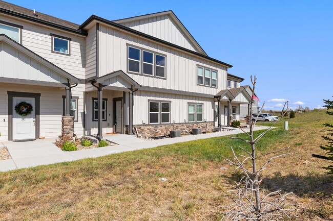 Photo - Beautiful 3-bedroom, 3-bathroom townhome located in Lorson Ranch!!