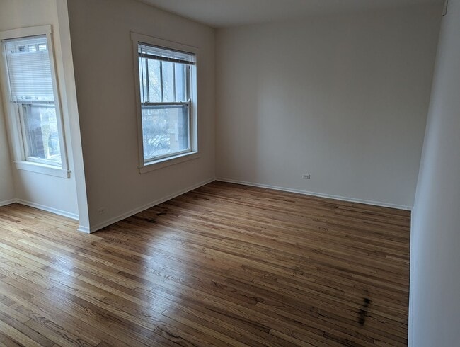 Photo - Updated Very Large 2 BR In Uptown Unidad 4750M-2S