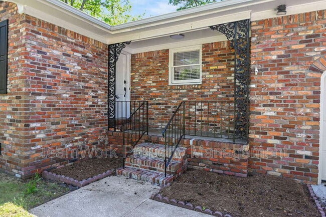 Photo - 1641 Falmouth St