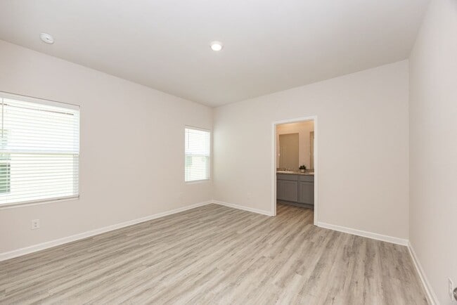 Photo - 1020 Renova Dr