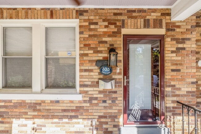 Photo - 333 17th Pl NE