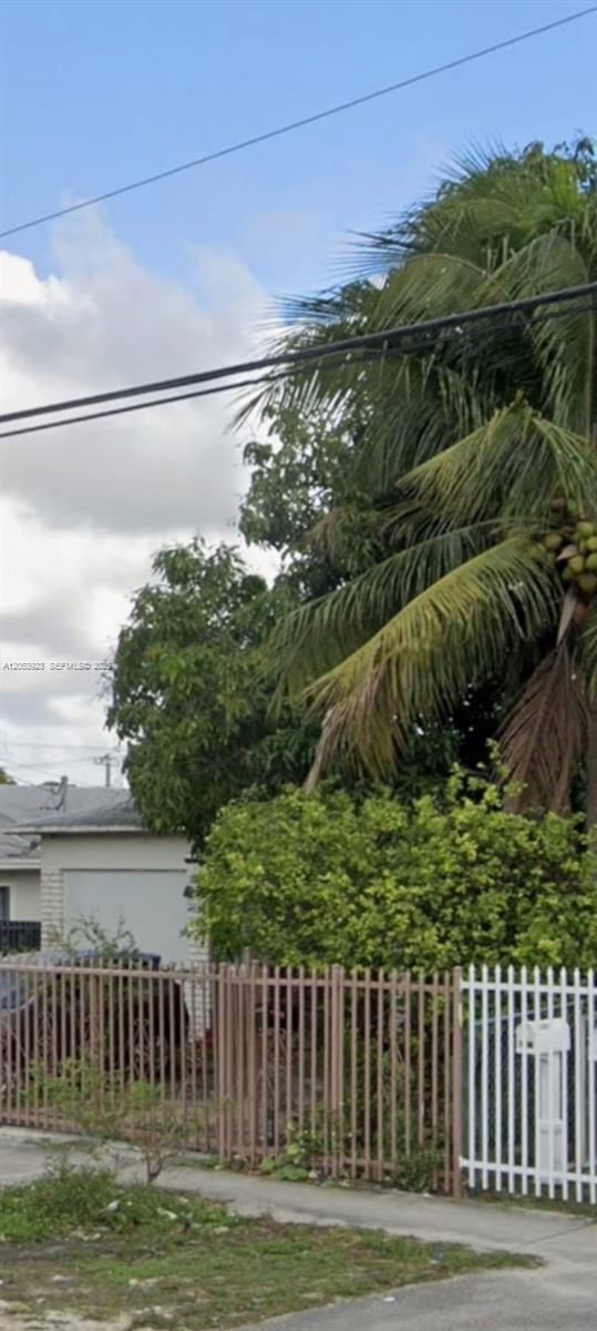 Building Photo - 1325 NW 28th St