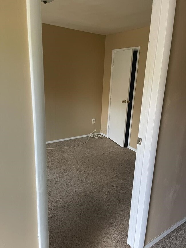 Photo - 940 E 181st St Unit 2