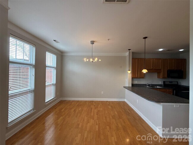 Photo - 534 Oakland Ave