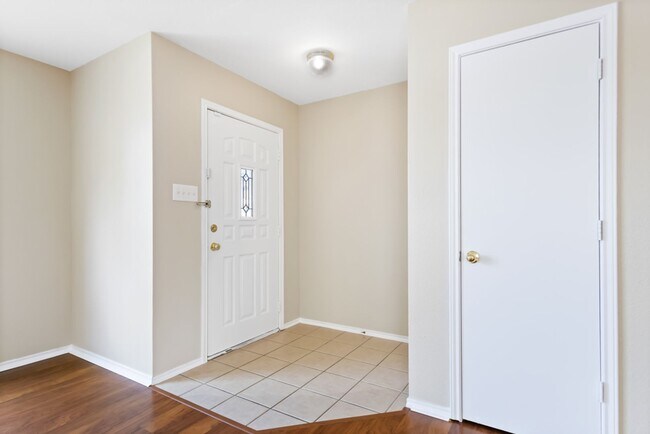 Photo - 3 Bedroom/2.5 Bath Bluffs of Lookout Canyon Subdivision