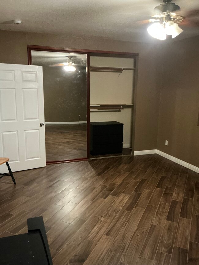 Building Photo - 810 Earlham St Unit Adu