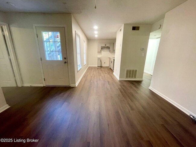 Photo - 215 E Ormsby Ave Unidad 4