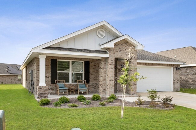 Photo - 4/2 Stunning Brick Home with community poo...