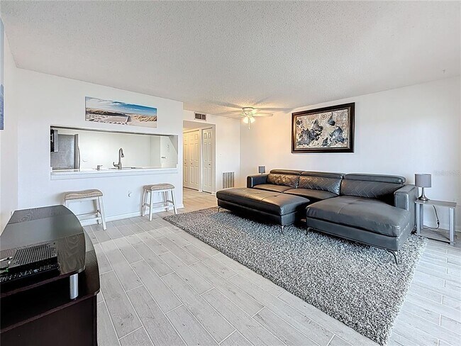 Photo - 106 1st St E Unit 306