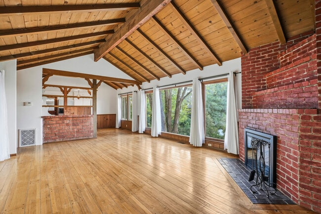 LR towards DR - 15135 Encanto Dr