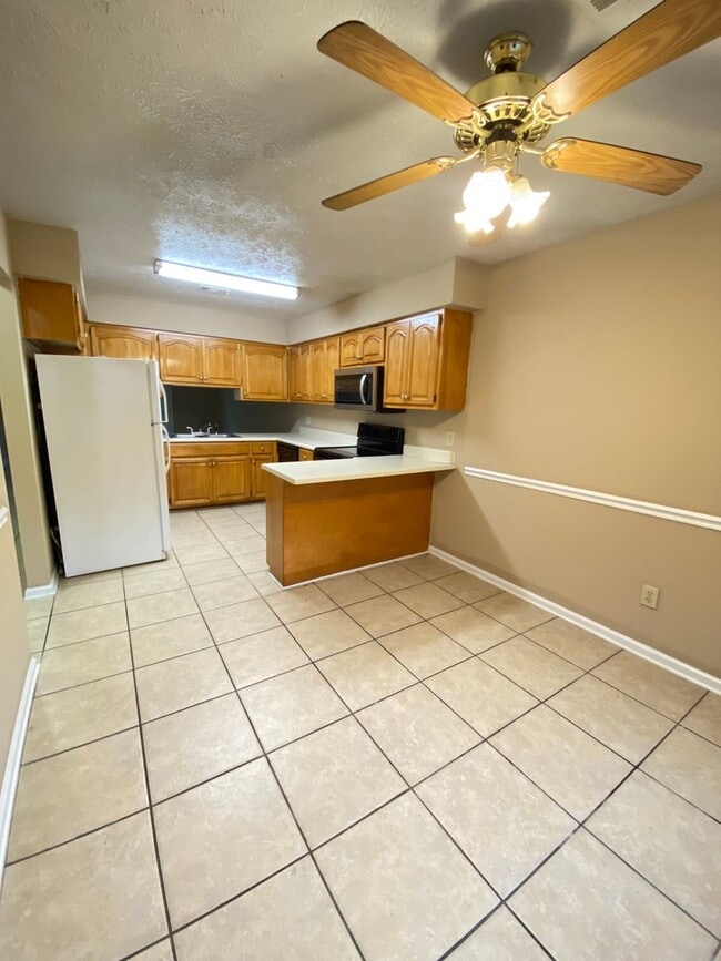 Photo - Duplex in Auburn!