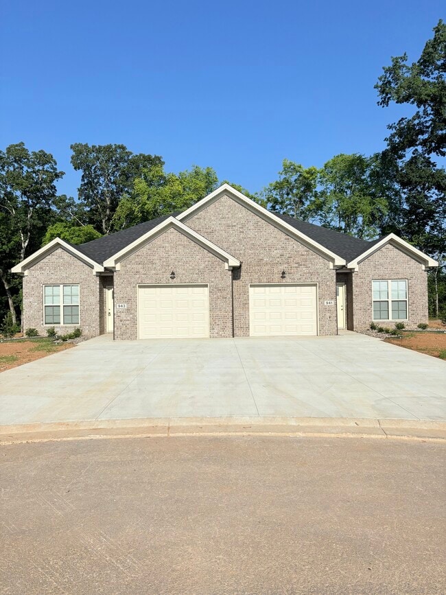 Building Photo - 943 Rodeo Ln Unit 943 Rental