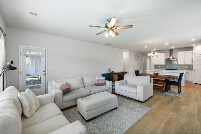 277 Lucca Dr