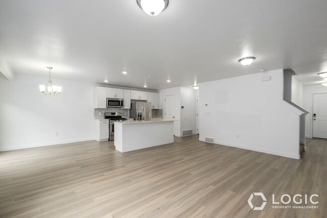 Photo - Spacious Townhome in Herriman!