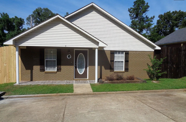 3 Bed/3 Bath - 3 Bed/3 Bath House