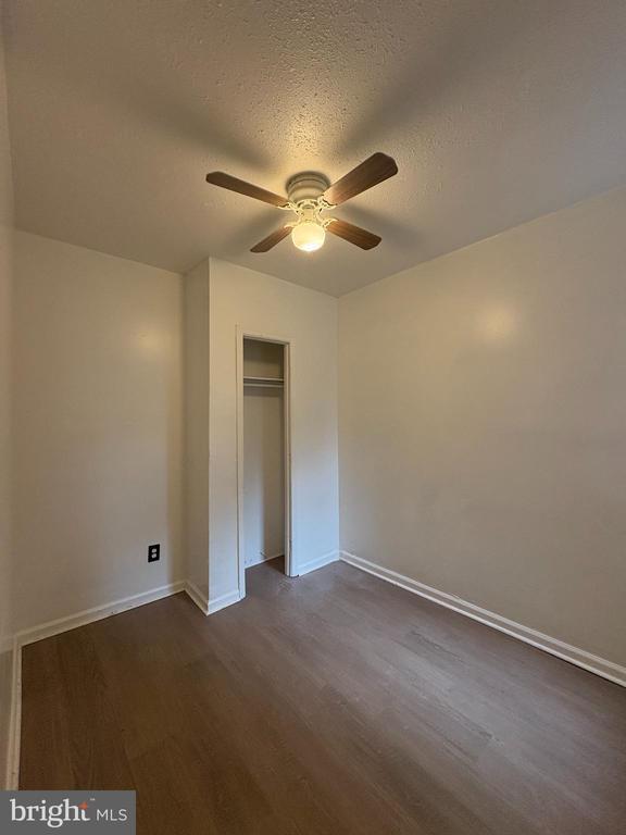 Photo - 5504 Devon St