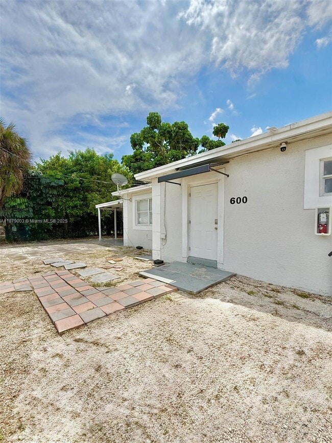 Building Photo - 600 NW 116th Terrace Unit 1 Rental