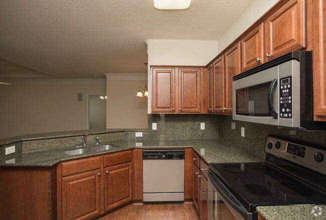 2BR, 2BA - 1,463 SF