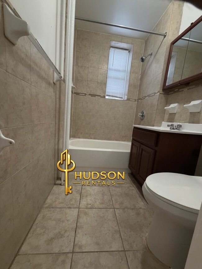 546 Bergen Ave E6