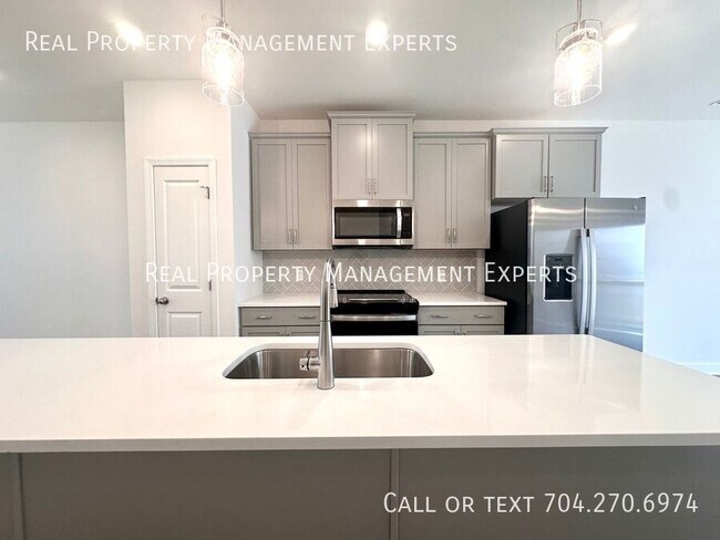 Photo - 5008 Layman Dr