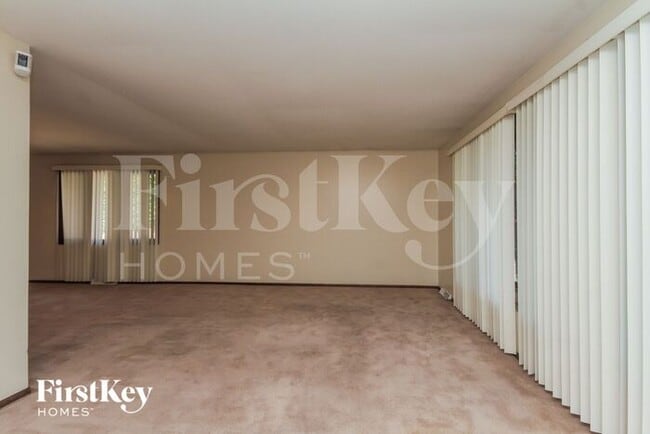 Photo - 18428 Lange St