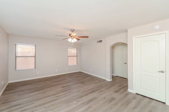 Photo - 5648 W Southgate Ave