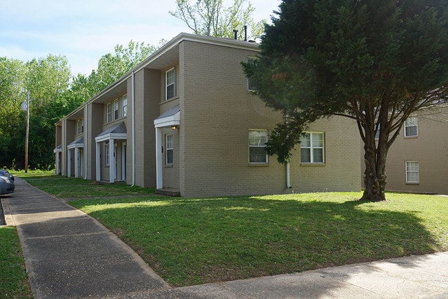 Photo - Sylacauga Oaks Apartments