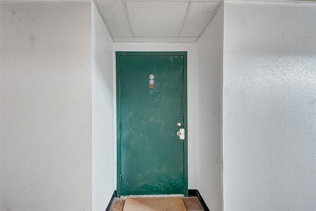 Photo - 2814 S Bartell Dr Unidad 1 Rental