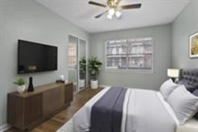 Photo - 4104 Clark Ave