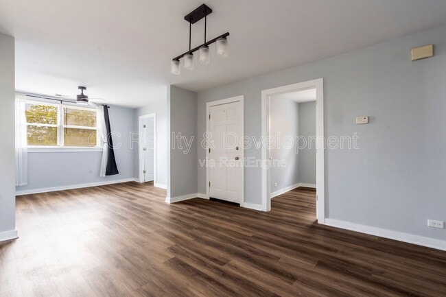 Photo - 2928 N Ridgeway Ave Unit 3