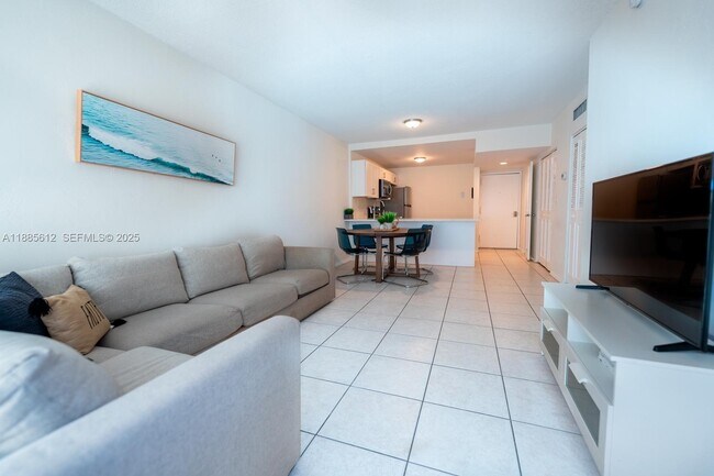 Photo - 2345 NE 135th St Unit 307