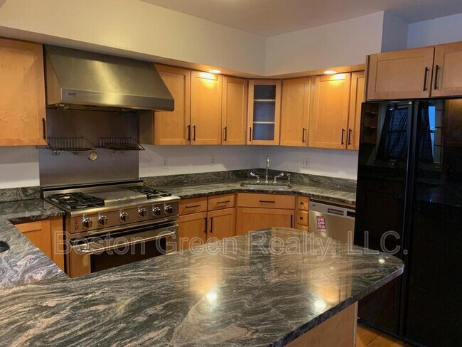 Photo - 652 Dorchester Ave