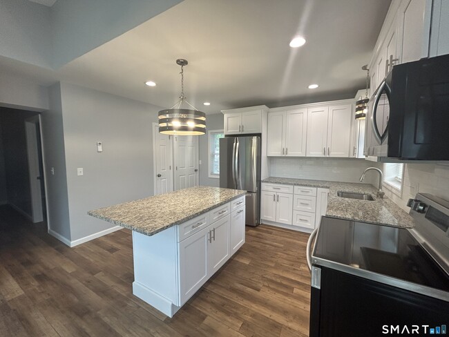 81 Silver Lake Shore Rd