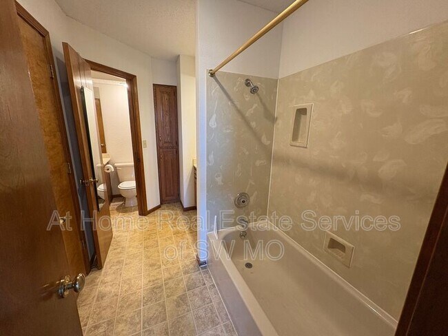 Photo - 4134 S Weller Ave