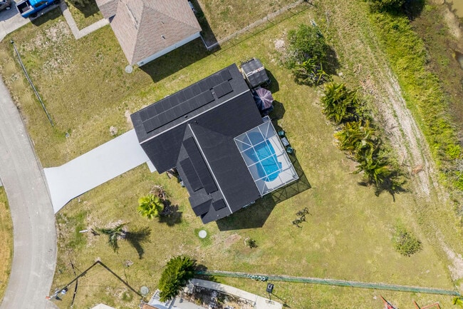 Photo - 601 SW Icon Ave