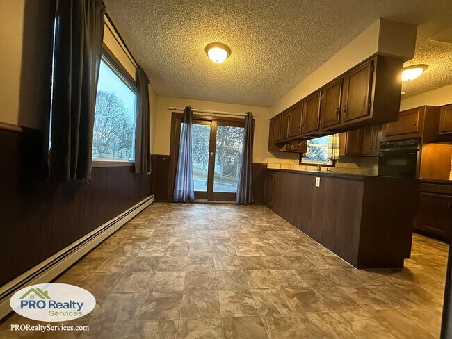 Photo - 3 Bedroom Main Level Duplex Unit