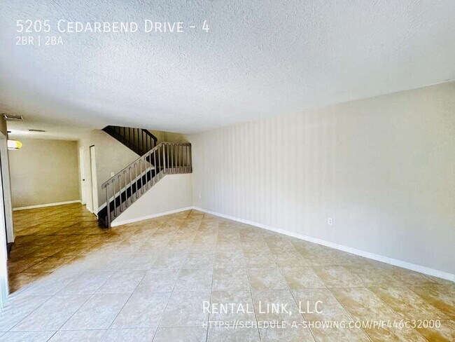 Photo - 5205 Cedarbend Dr Unit 4
