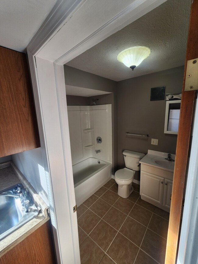 Photo - 445 W Carpenter St Unit 1