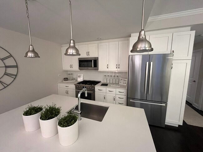 Photo - 4915 Hampden Ln Unit 109