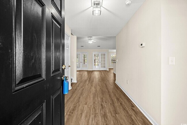 Photo - 280 Barclay Dr