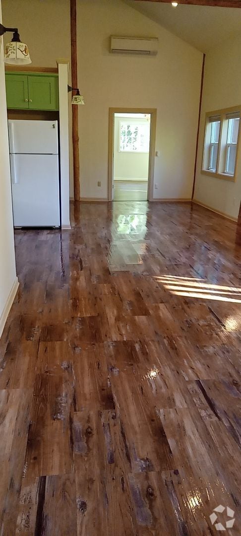 Building Photo - Charming Barn-Style Cottage in the Country... Rental
