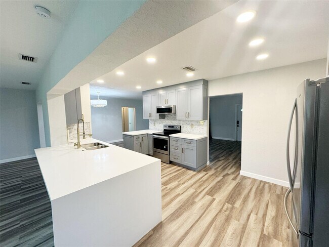 Photo - 9602 NW 72nd St