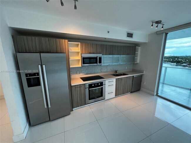 Photo - 6700 Indian Creek Dr Unit 807