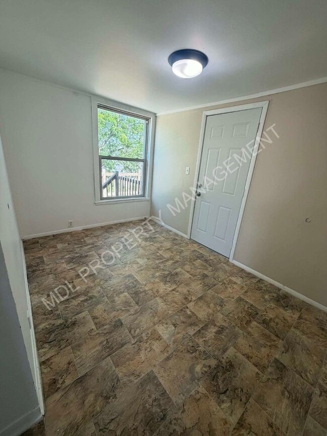 Photo - 727 N Hamilton St Unit 9