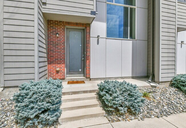 Photo - $3,200 - 2 Bed/2.5-bathroom Townhome in De...