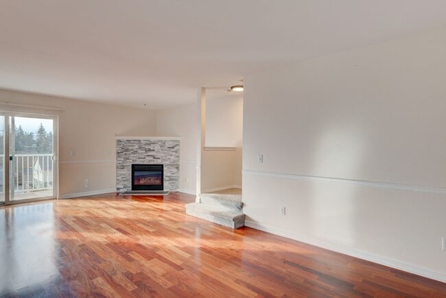 Photo - 2 Bedroom, 2.5 Bath Condo in Madrona Heights