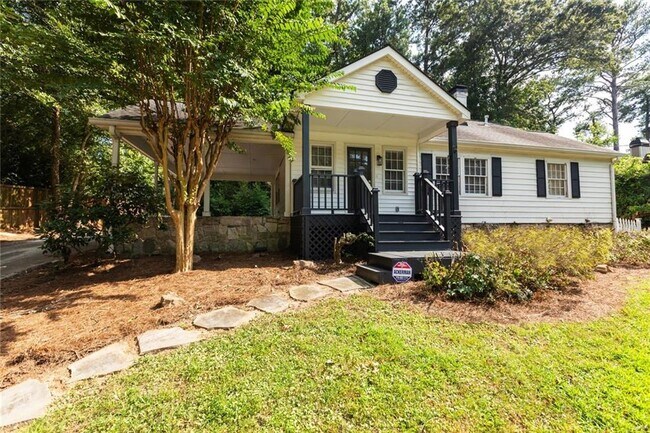 Photo - 1311 Roxboro Dr NE