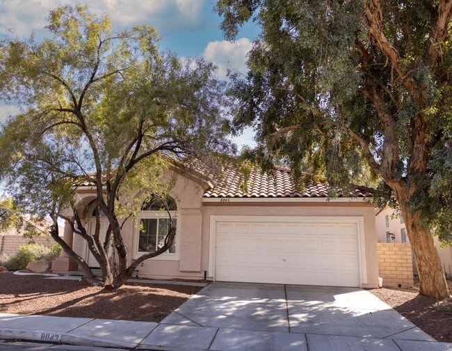 Building Photo - 8043 Shadowvale Dr