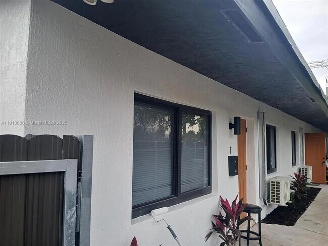 Photo - 920 NW 8th Ave Unidad 1