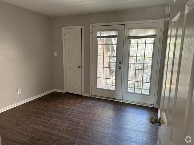 Building Photo - 9817 Walnut St Rental